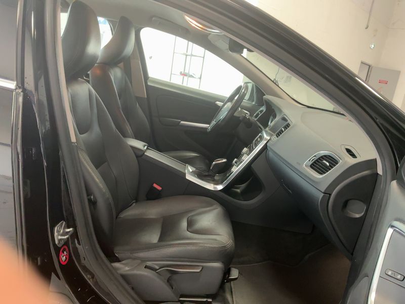 Volvo S60 2.0 D3 Momentum — zdjęcie 11