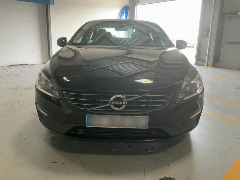 Volvo S60 2.0 D3 Momentum — zdjęcie 9