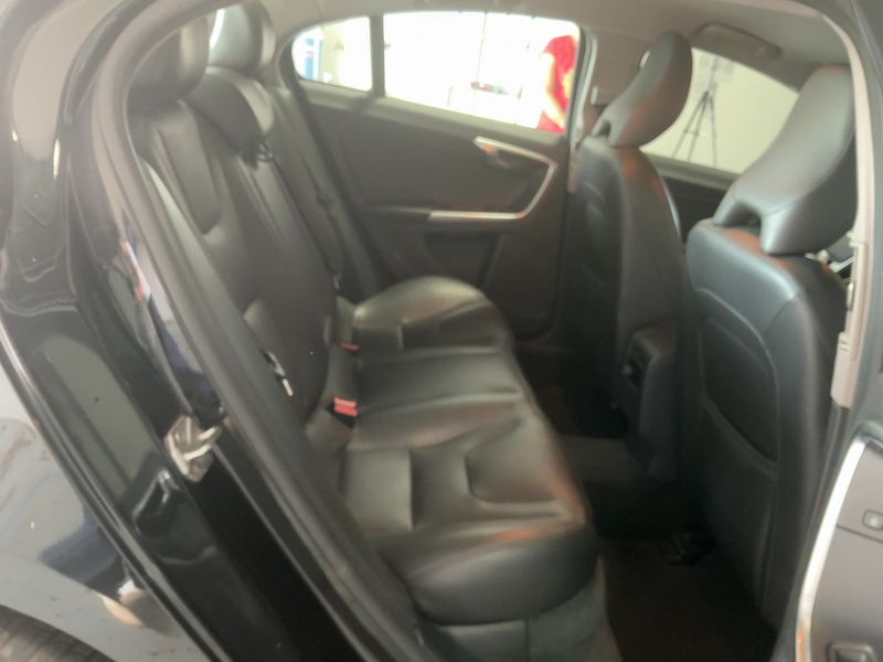 Volvo S60 2.0 D3 Momentum — zdjęcie 14