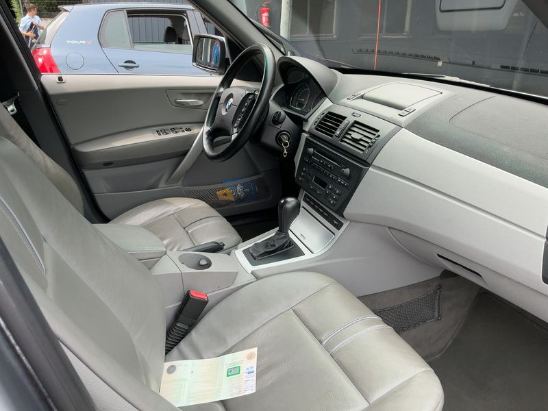BMW X3 3.0i — zdjęcie 11