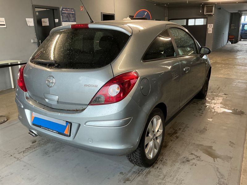 Opel Corsa 1.2 150 Jahre Opel 2012 – снимка 2