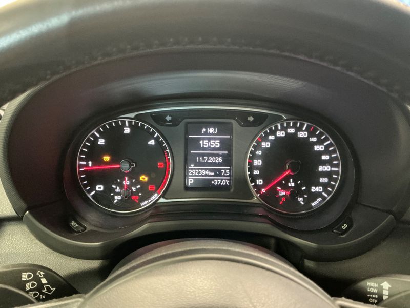 Audi A1 Sportback 1.4 TDI Ambiente — zdjęcie 13