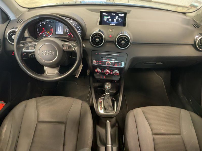 Audi A1 Sportback 1.4 TDI Ambiente — zdjęcie 12