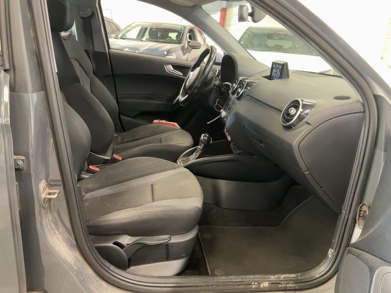Audi A1 Sportback 1.4 TDI Ambiente — zdjęcie 11