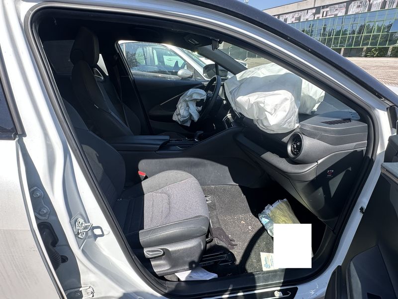 Toyota C-HR 1.8 Hybrid Lounge — zdjęcie 9