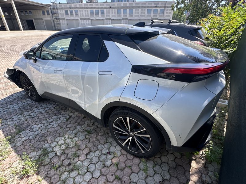 Toyota C-HR 1.8 Hybrid Lounge — zdjęcie 3