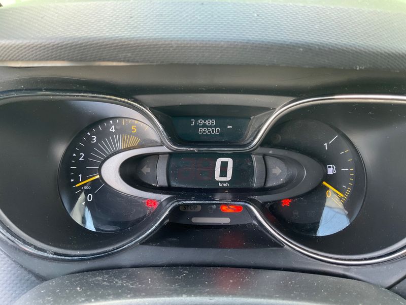 Renault Captur 1.5 dCi Energy Intens — zdjęcie 4