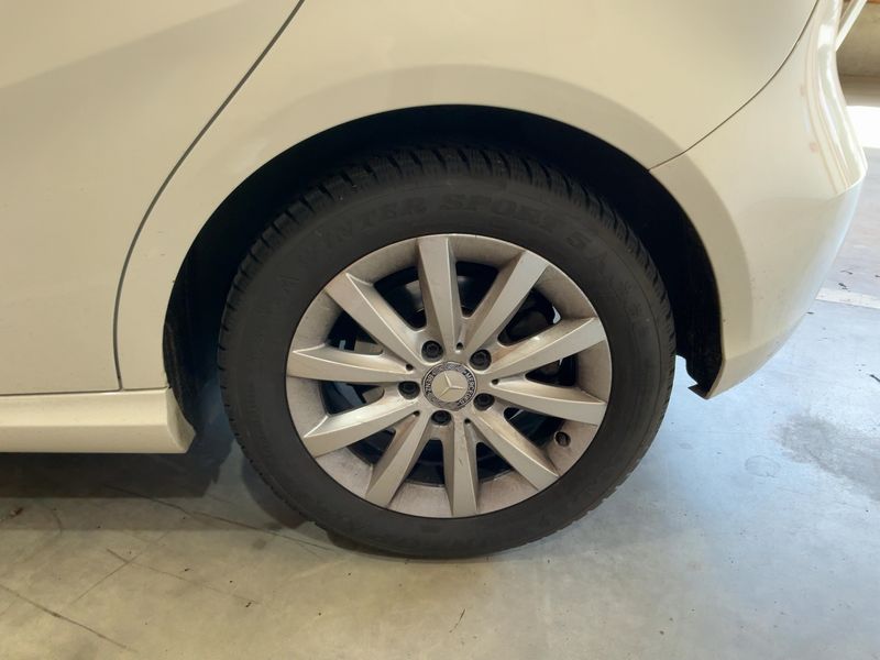 Mercedes-Benz A-Klasse A 200 BlueEfficiency Urban 2013 – снимка 5