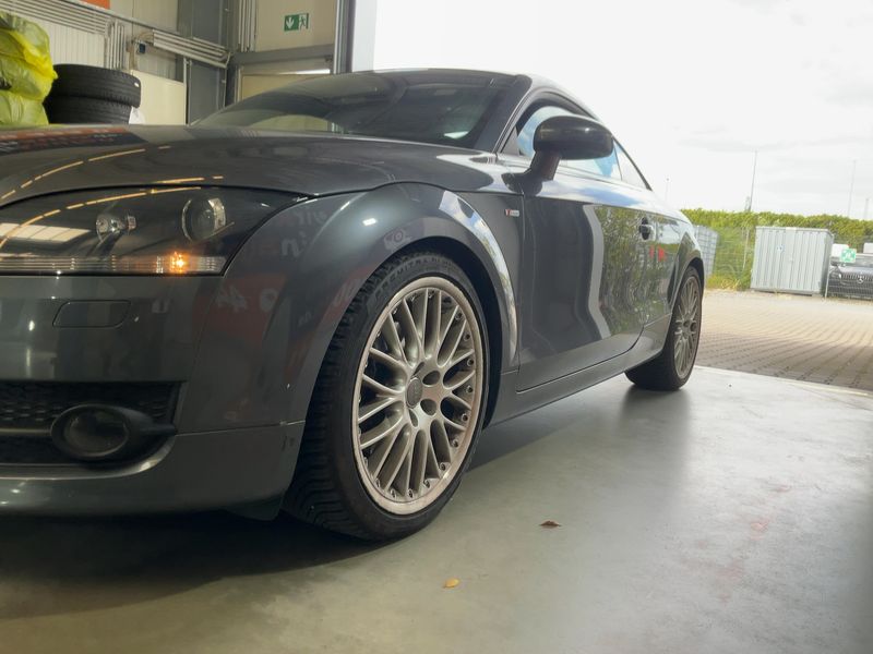 Audi TT 2.0 TFSI Coupe — zdjęcie 2