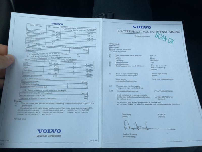 Volvo V40 2.0 T2 Momentum — zdjęcie 16