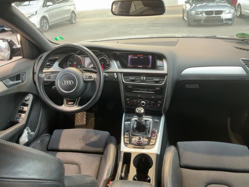 Audi A4 2.0 TDI S line Sportpaket plus 2012 – снимка 17