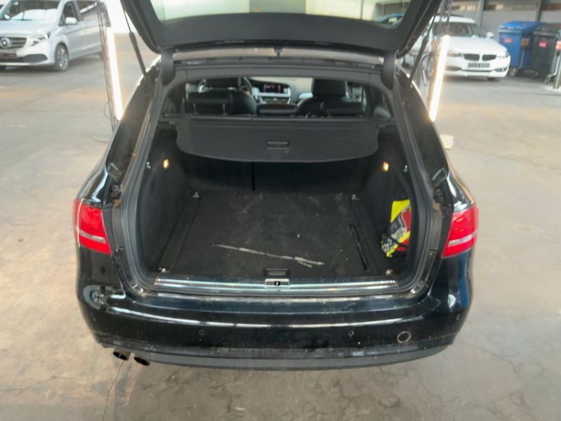 Audi A4 2.0 TDI S line Sportpaket plus 2012 – снимка 15