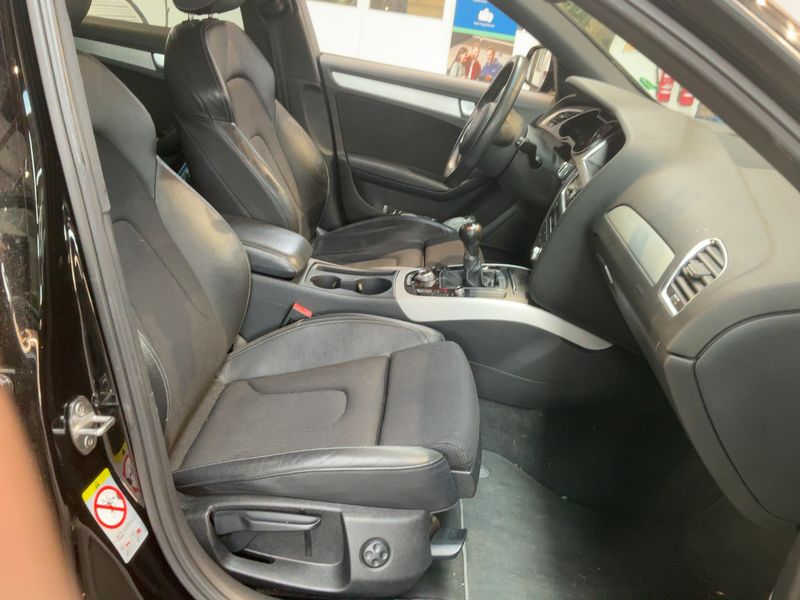 Audi A4 2.0 TDI S line Sportpaket plus 2012 – снимка 16