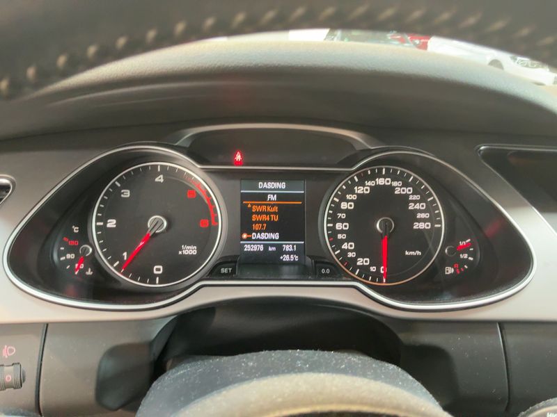 Audi A4 2.0 TDI S line Sportpaket plus 2012 – снимка 18