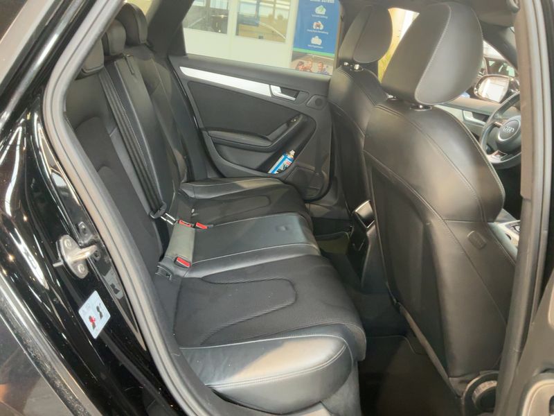 Audi A4 2.0 TDI S line Sportpaket plus 2012 – снимка 19