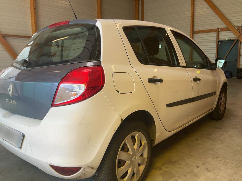 Renault Clio 1.2 Authentique 2011 – снимка 8