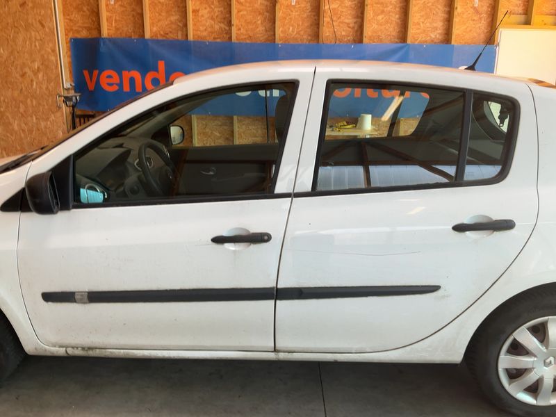 Renault Clio 1.2 Authentique 2011 – снимка 4