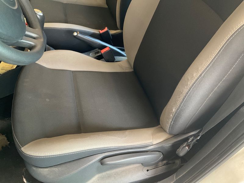 Renault Clio 1.2 Authentique 2011 – снимка 27