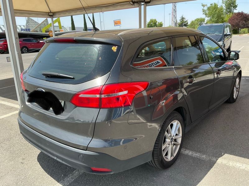 Ford Focus 1.5 TDCi Business — zdjęcie 2