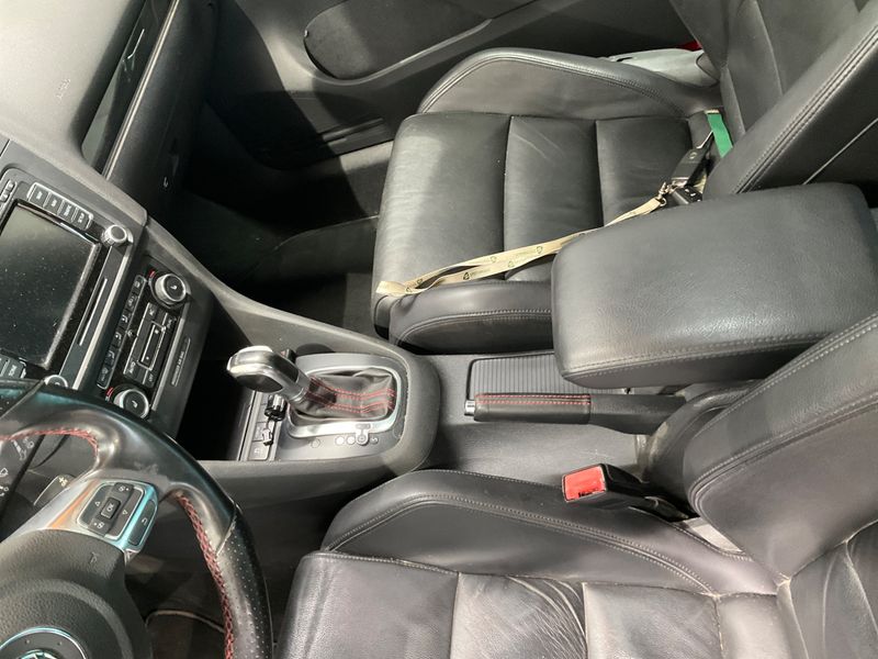 Volkswagen Golf VI 2.0 TSI GTI 2011 – снимка 27