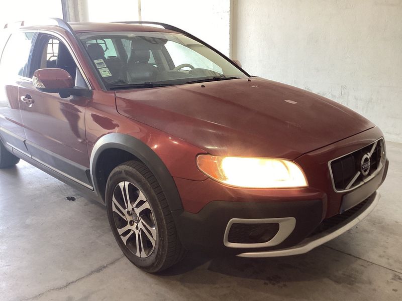 Volvo XC70 2.4 D4 Momentum AWD — zdjęcie 8