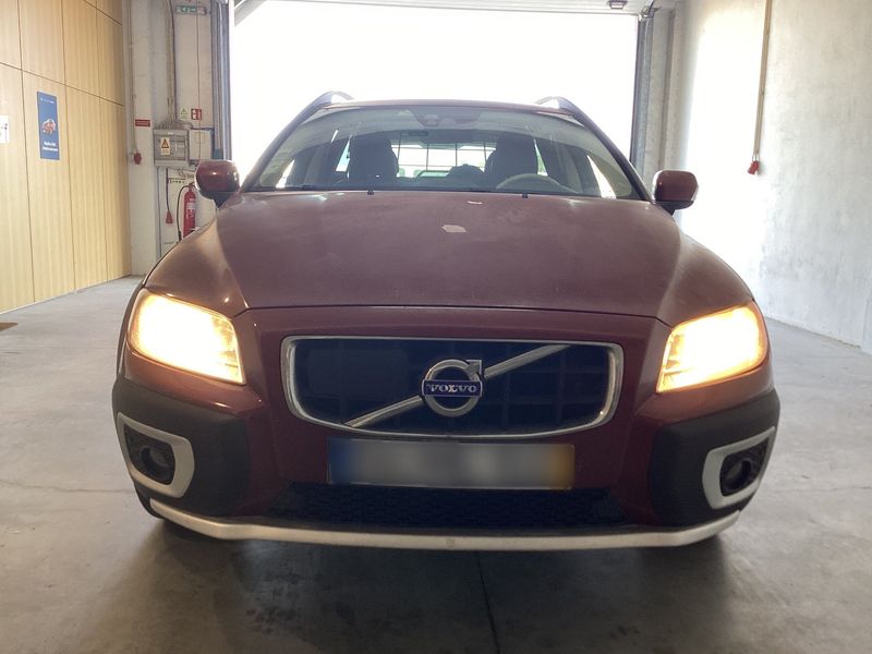 Volvo XC70 2.4 D4 Momentum AWD — zdjęcie 9