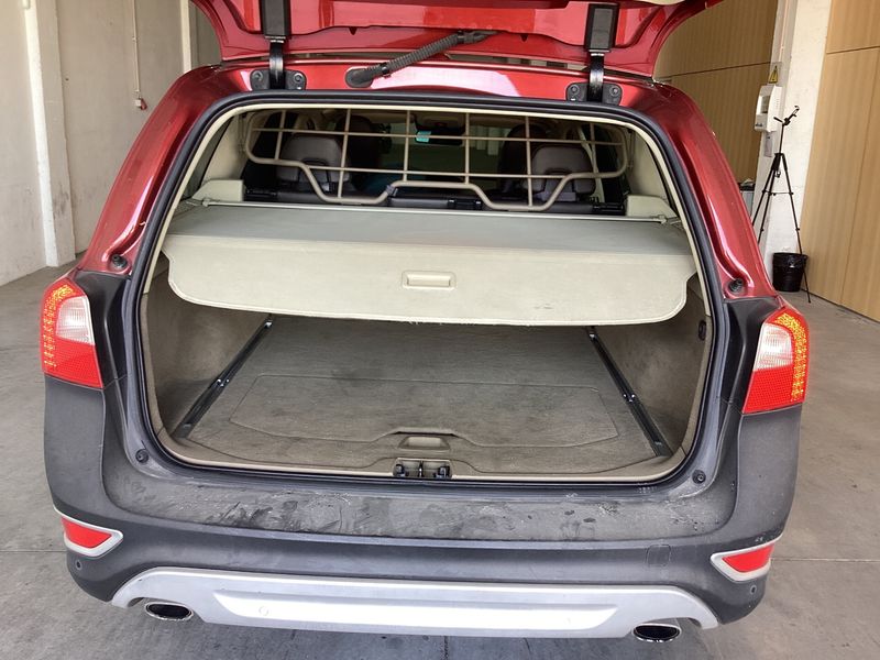 Volvo XC70 2.4 D4 Momentum AWD — zdjęcie 10
