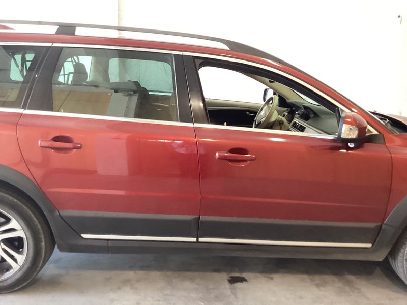 Volvo XC70 2.4 D4 Momentum AWD — zdjęcie 7