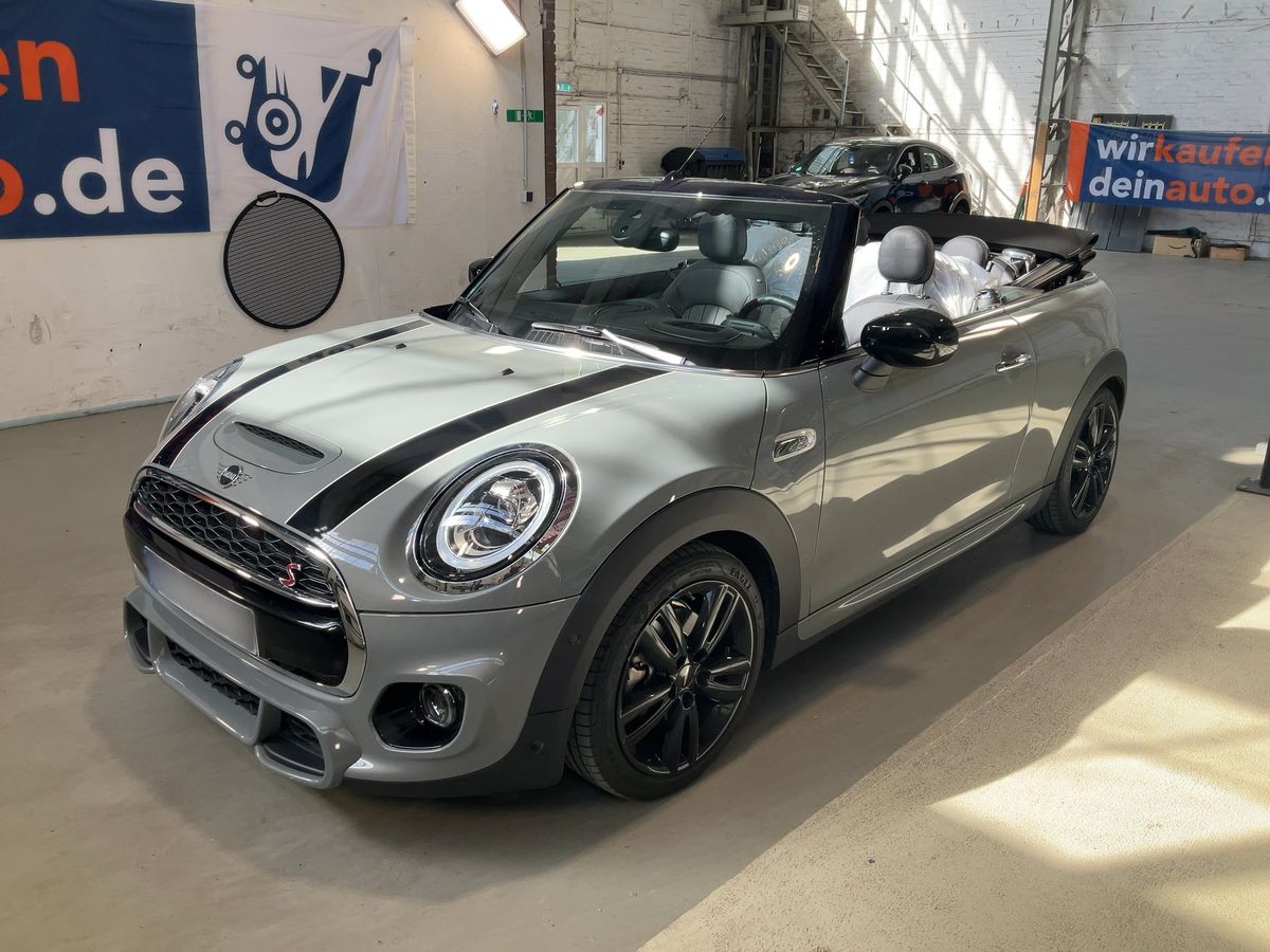 MINI Cabrio 2020 — photo 1