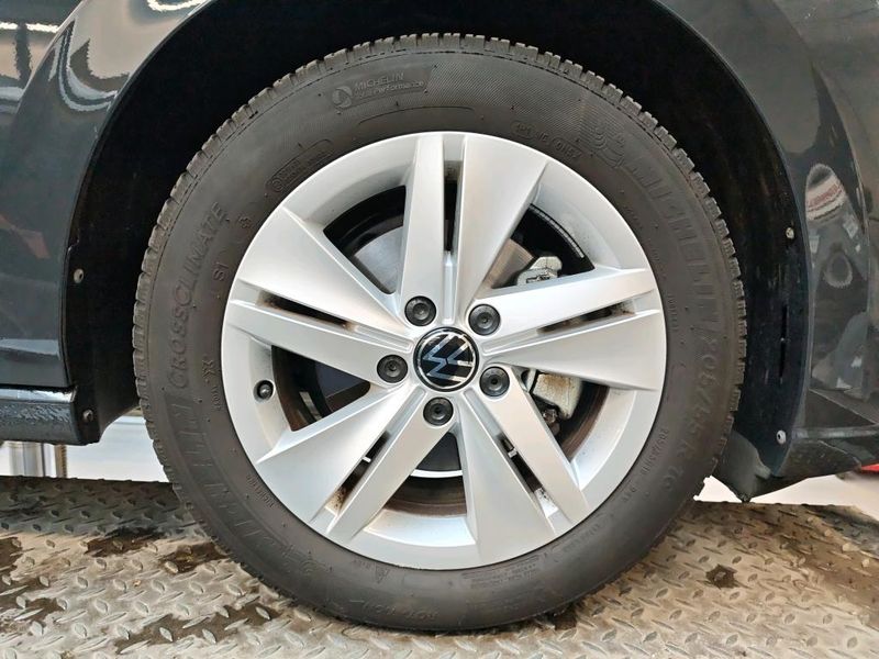 Volkswagen Golf VIII 1.5 eTSI ACT Life — zdjęcie 25
