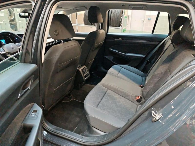 Volkswagen Golf VIII 1.5 eTSI ACT Life — zdjęcie 12