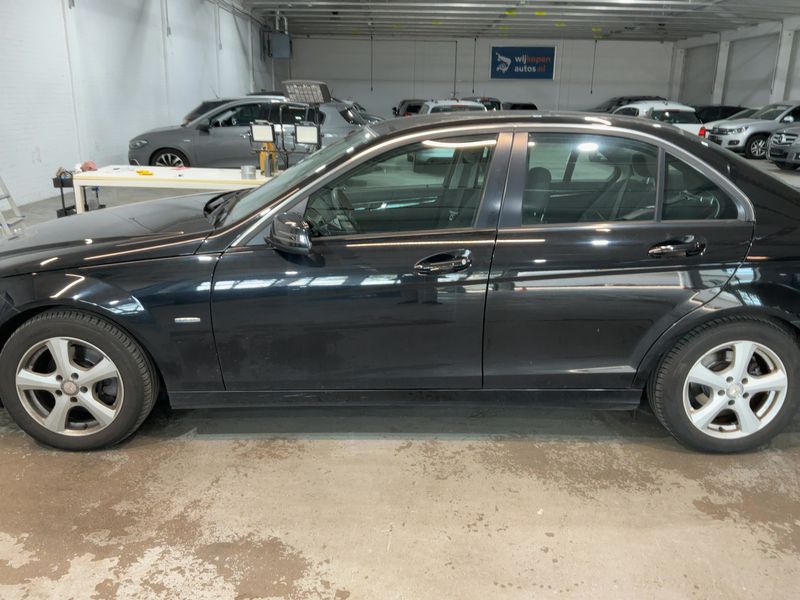 Mercedes-Benz C-Klasse C 180 CGI BlueEfficiency Classic 2010 – снимка 4