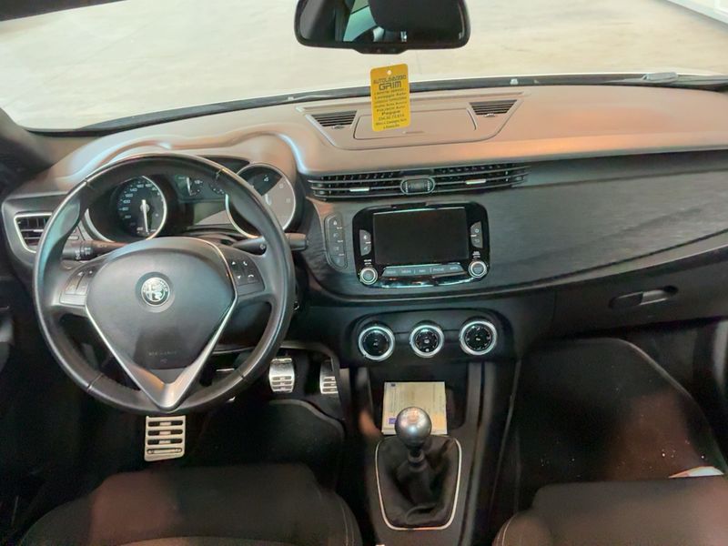 Alfa Romeo Giulietta 1.6 JTD Sport — zdjęcie 12