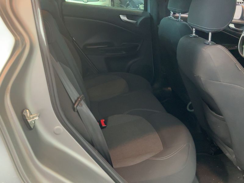 Alfa Romeo Giulietta 1.6 JTD Sport — zdjęcie 14
