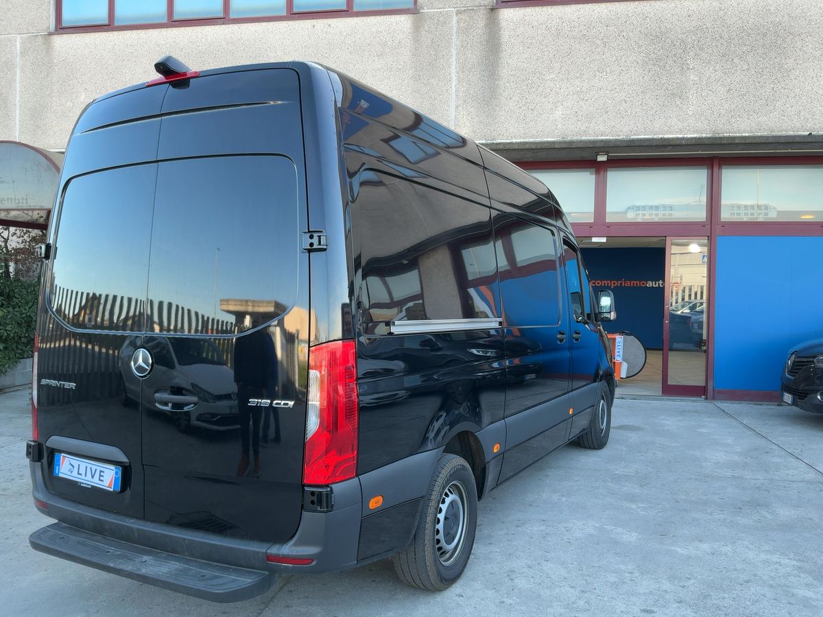 Mercedes-Benz Sprinter 2023 — photo 9