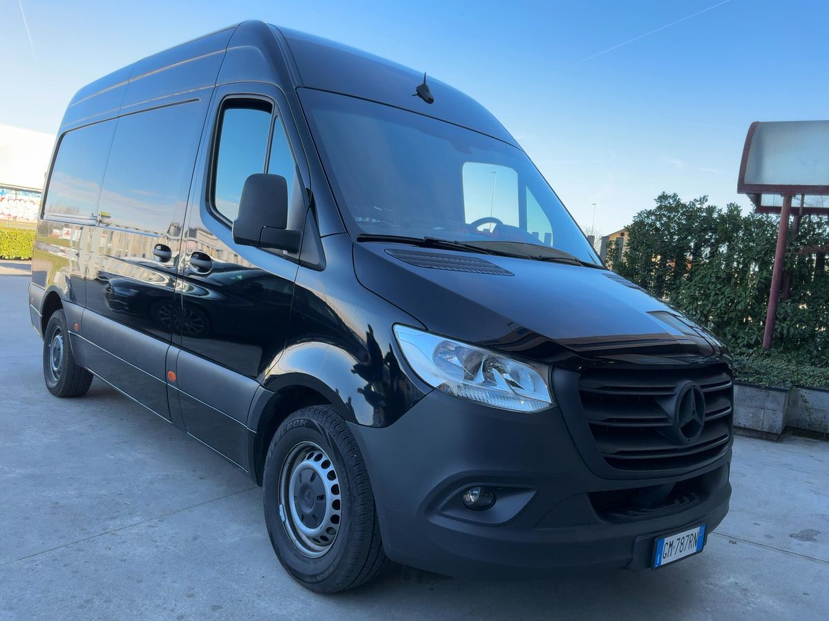 Mercedes-Benz Sprinter 2023 — photo 13