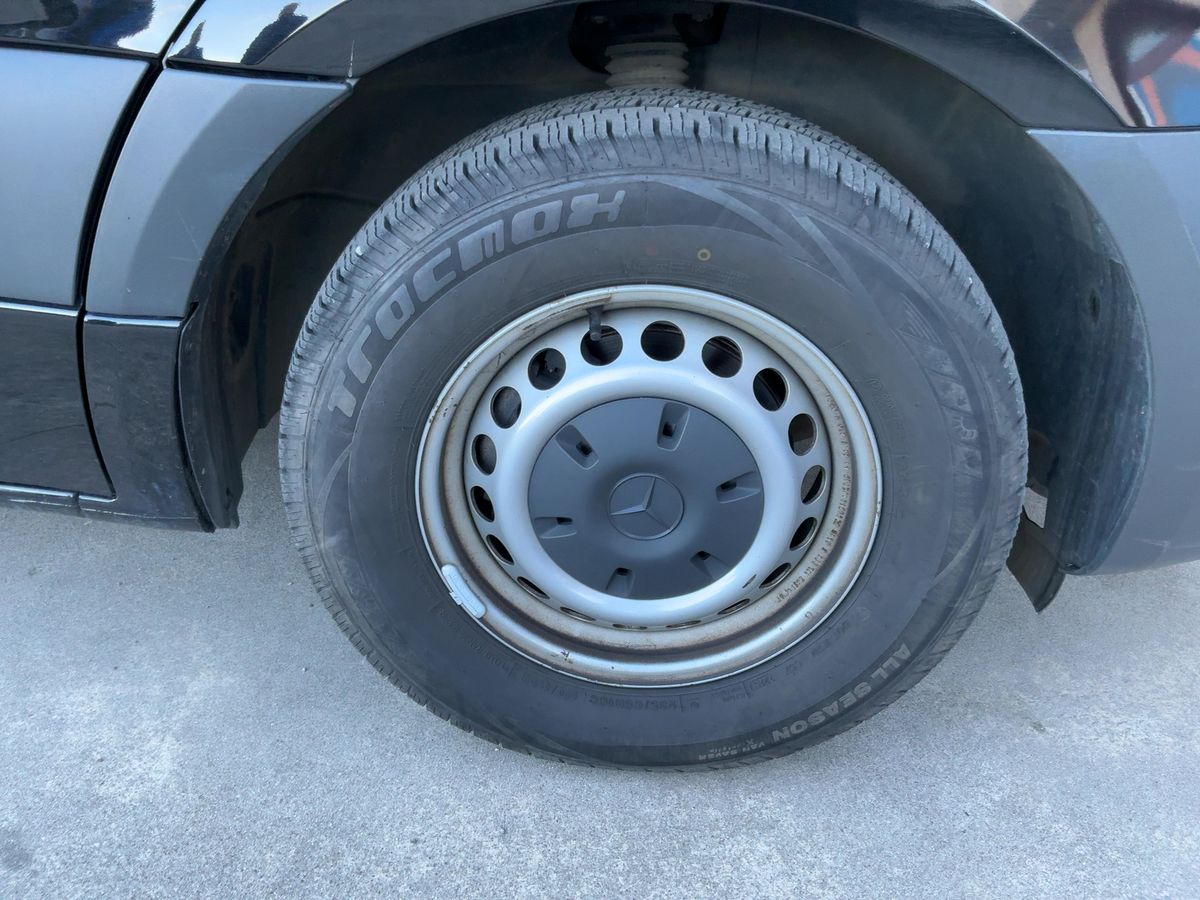 Mercedes-Benz Sprinter 2023 — photo 12