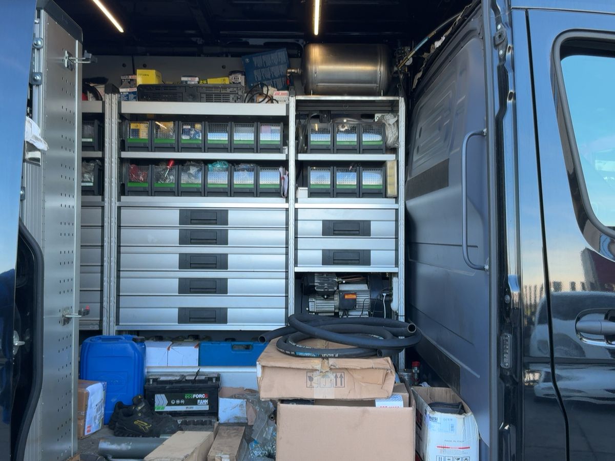 Mercedes-Benz Sprinter 2023 — photo 20