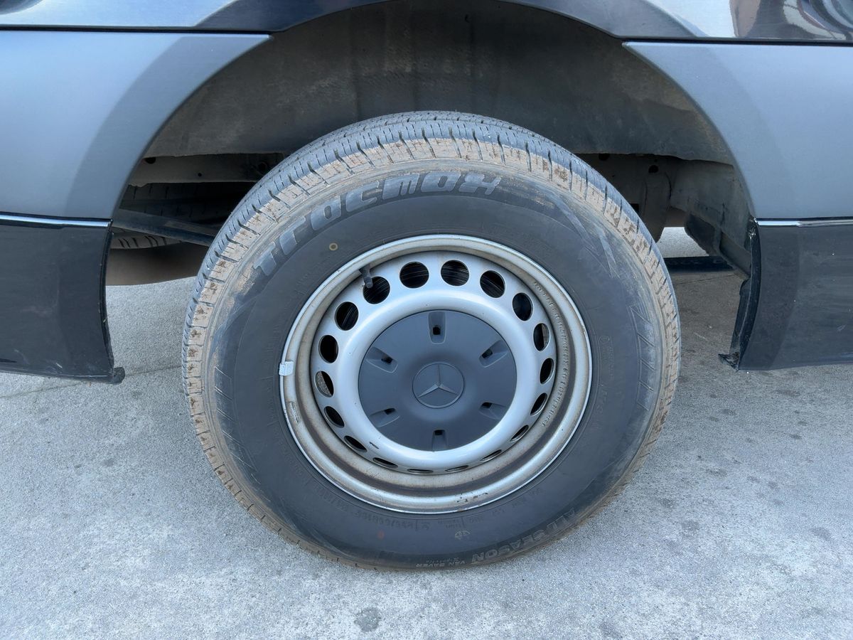 Mercedes-Benz Sprinter 2023 — photo 10