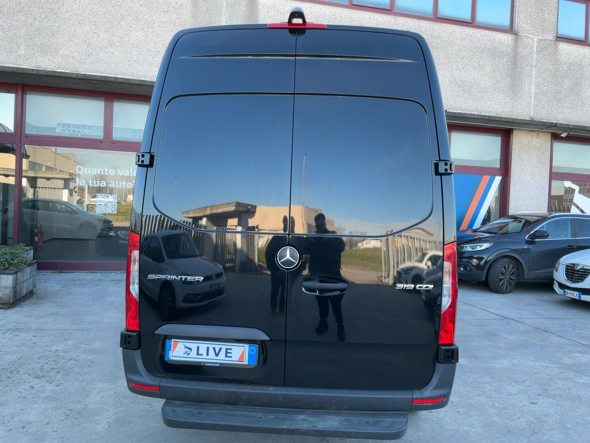 Mercedes-Benz Sprinter 2023 — photo 8