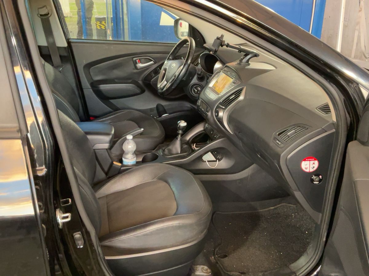 Hyundai ix35 2015 — photo 17