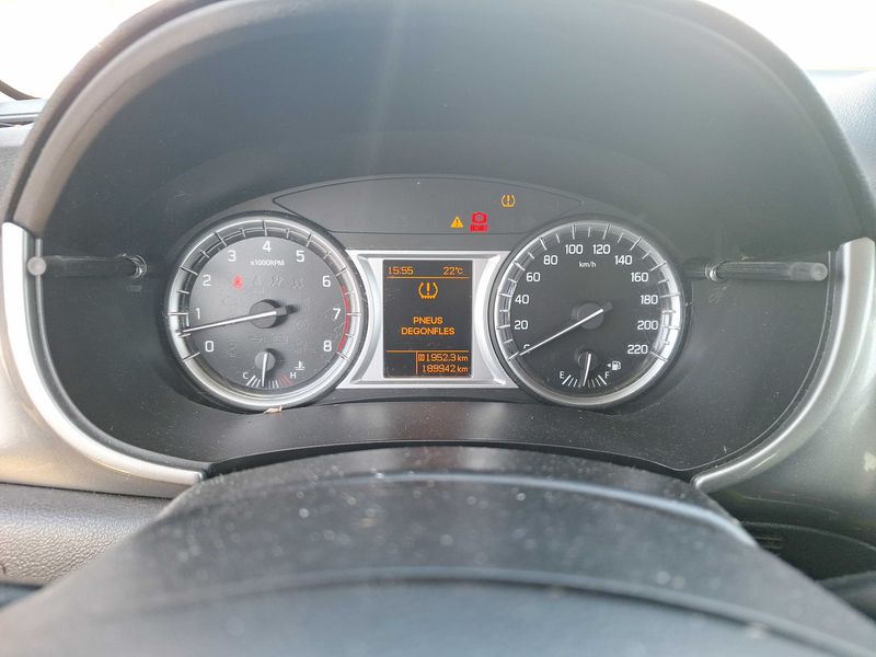 Suzuki Vitara 1.6 VVT Avantage 4x2 — zdjęcie 12