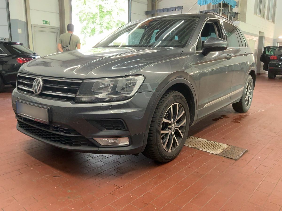 Volkswagen Tiguan 2016 — photo 1