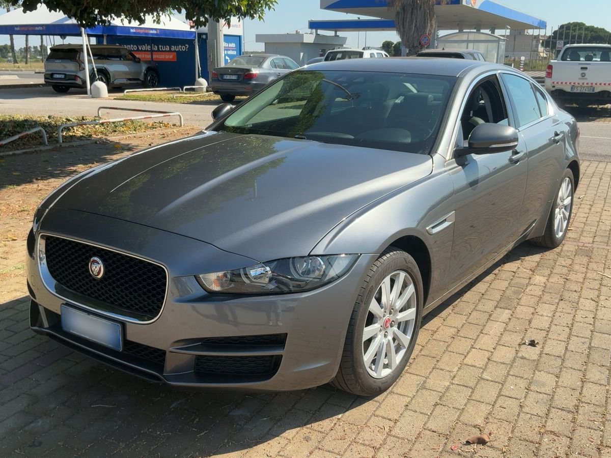 Jaguar XE 2017