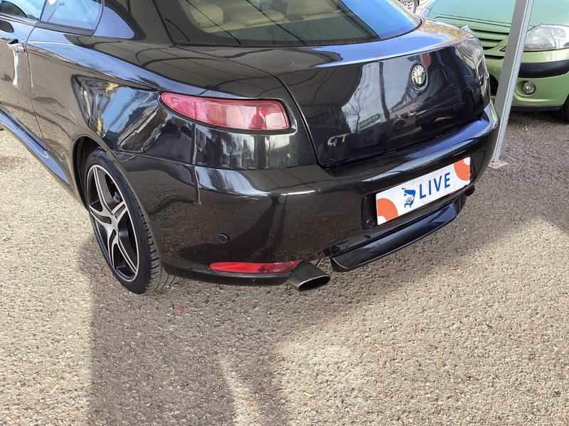 Alfa Romeo Alfa GT 1.9 JTD M-Jet Distinctive photo Alfa Romeo Alfa GT 1.9 JTD M-Jet Distinctive