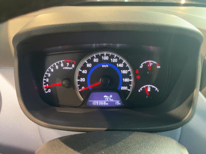 Hyundai i10 1.0 Trend — zdjęcie 13