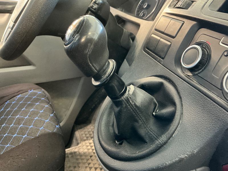 Volkswagen T5 Transporter 2.0 TDI Kasten 2013 – снимка 33