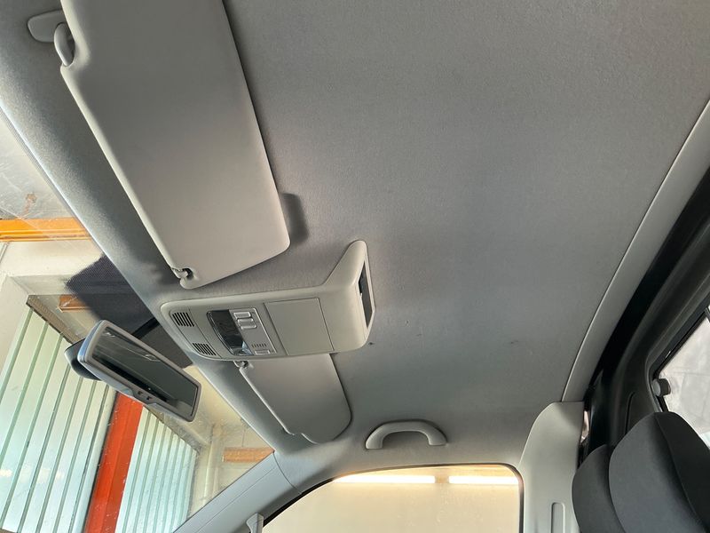 Volkswagen T5 Transporter 2.0 TDI Kasten 2013 – снимка 29