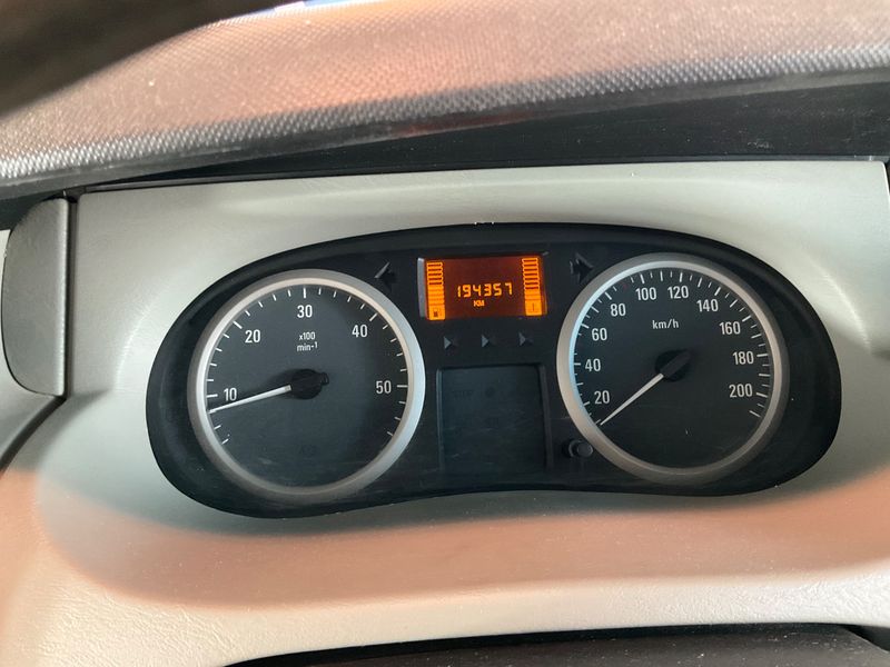 Opel Vivaro 2.0 CDTI Kombi L1H1 2,9t — zdjęcie 13