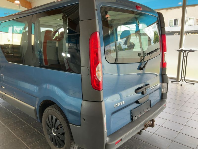 Opel Vivaro 2.0 CDTI Kombi L1H1 2,9t — zdjęcie 3